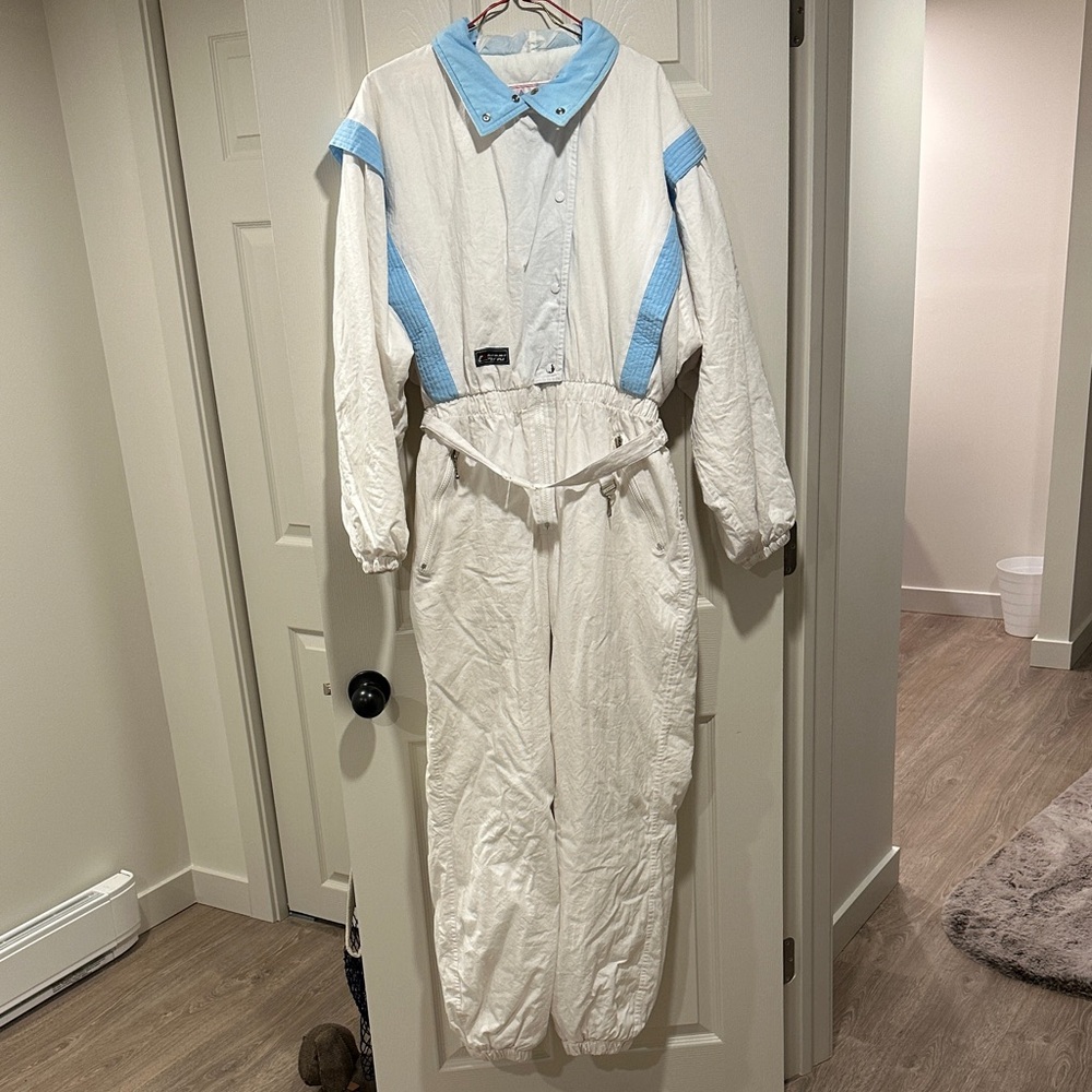 Vintage Campri Women's White and Blue Ski Jumpsuit